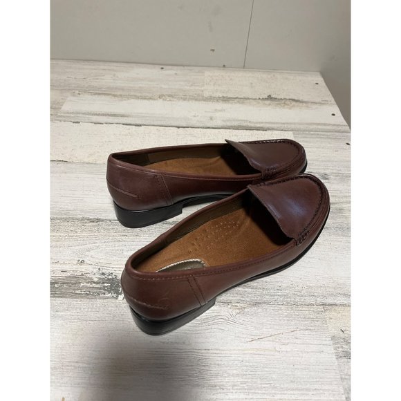 Hush Puppies Woman’s brown leather slip on loafer size 9 M - Picture 2 of 7